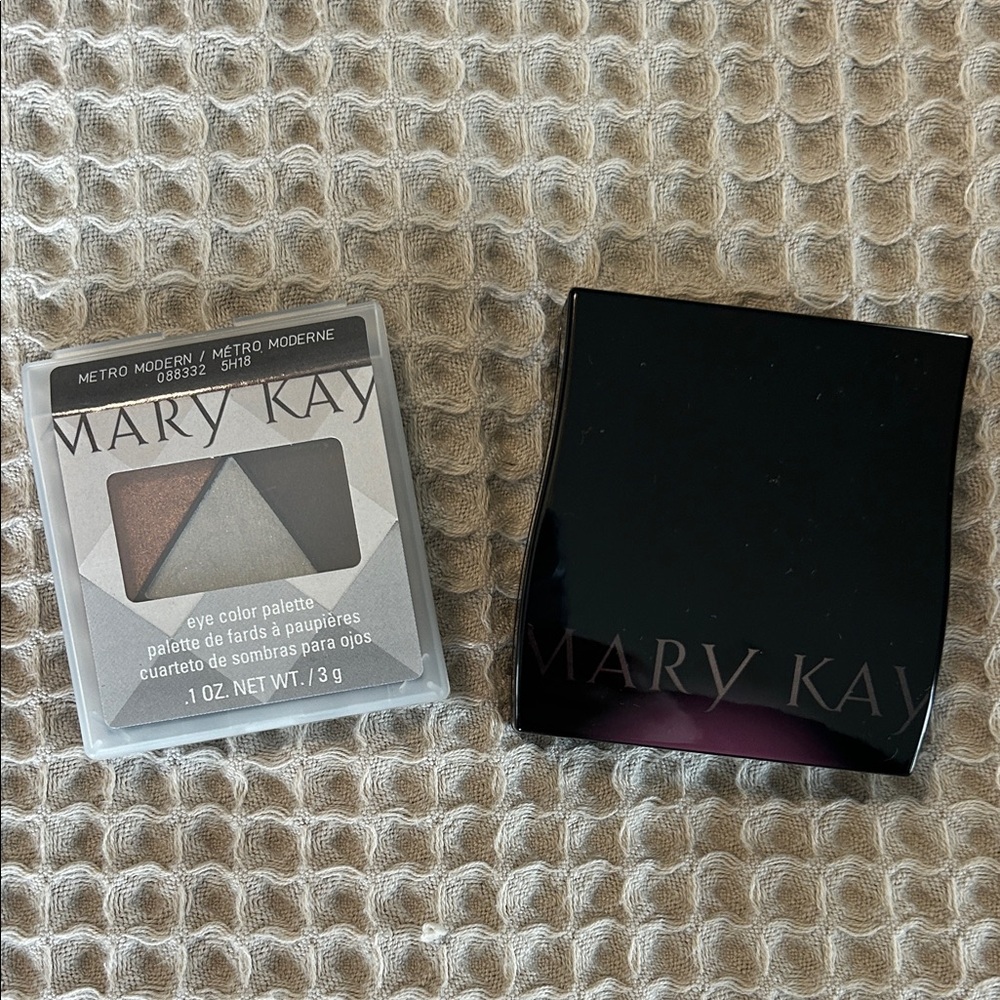 Mary Kay Metro Modern Eye Color Palette with Compact